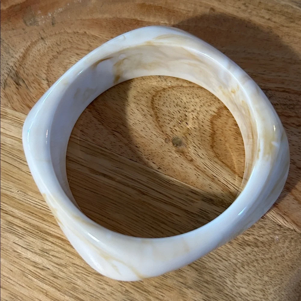 Chunky Marbled Cream Tan Bangle Bracelet NEW acrylic